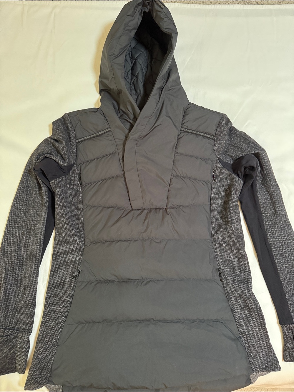 Lululemon Women’s Quilted Puffer Vest Hooded Jacket - Gray Size: 10 NWOT